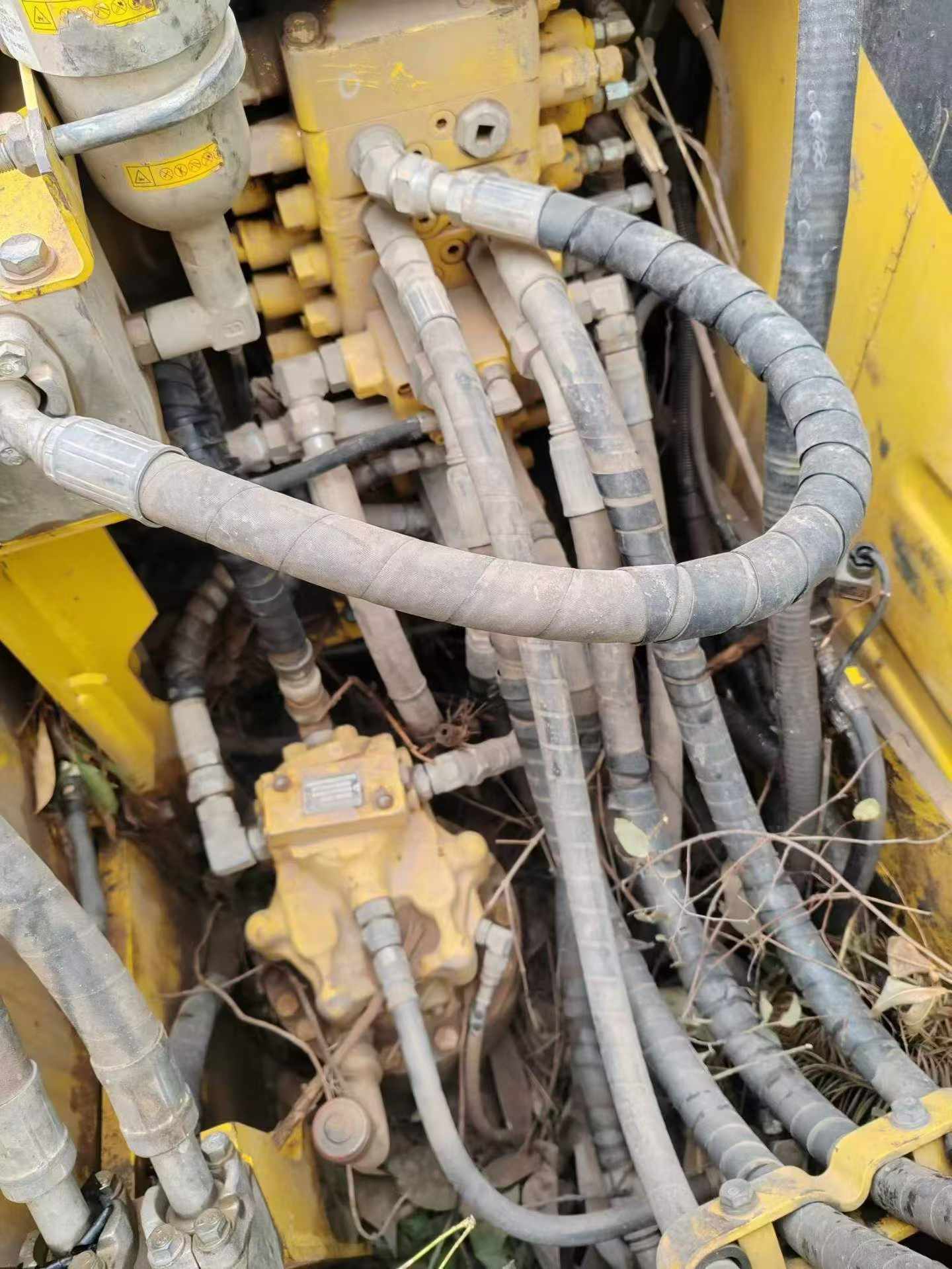 Buy Komatsu PC130 Used Excavator / 6