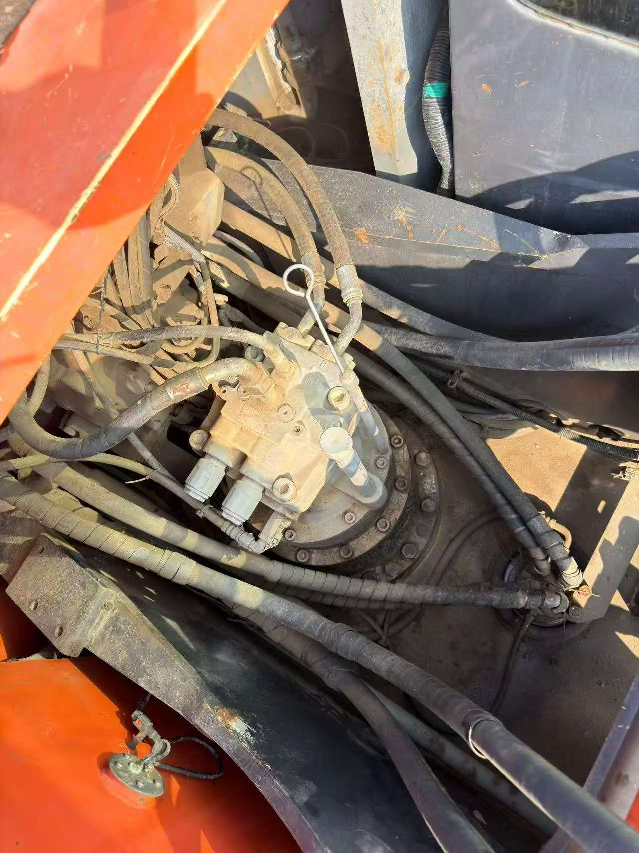 Buy Hitachi ZX200-5G Used Excavator / 5