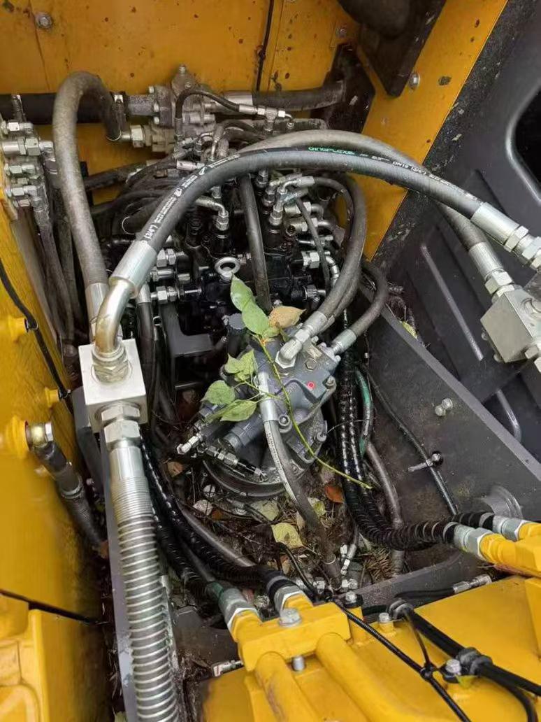 Buy XCMG XE135B Used Excavator / 7