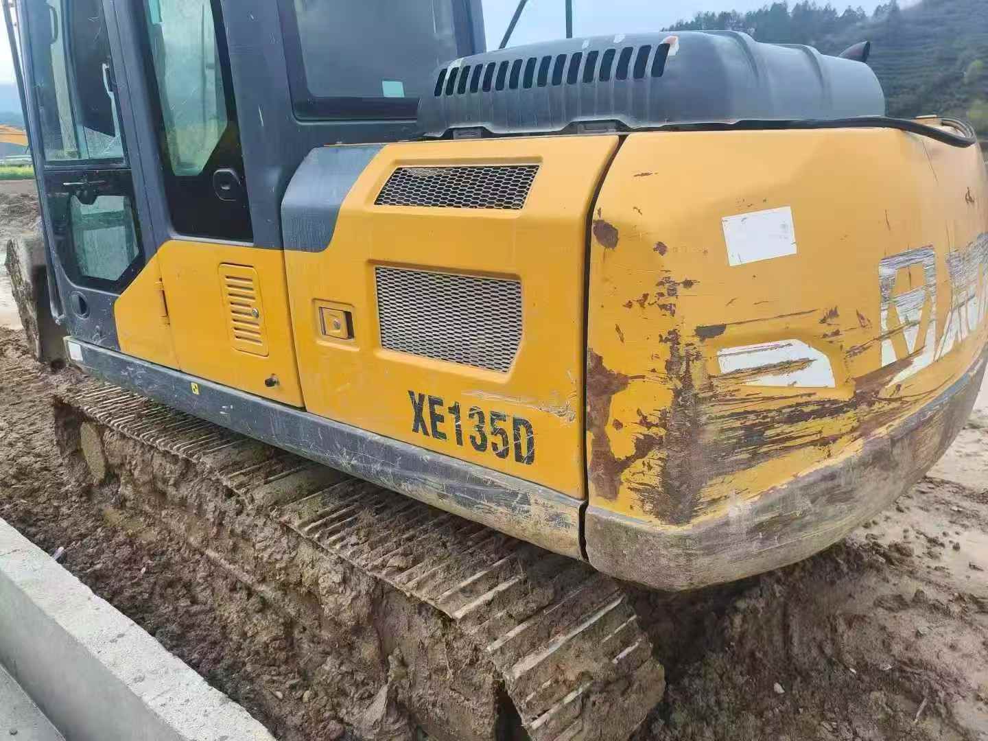 Buy XCMG XE135B Used Excavator / 2