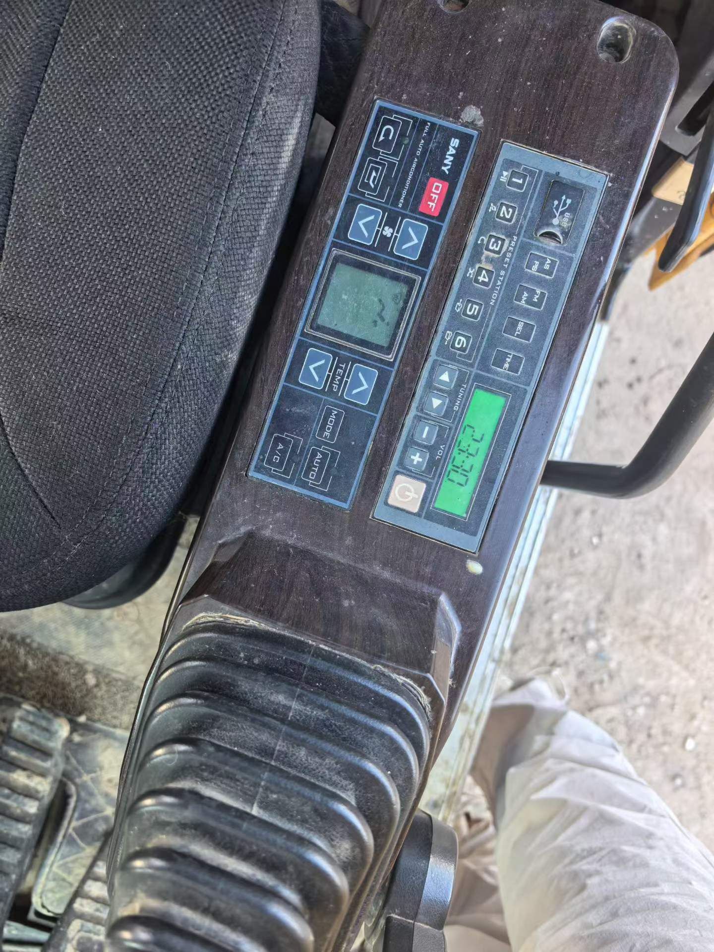 Buy Sany SY205C Used Excavator / 8