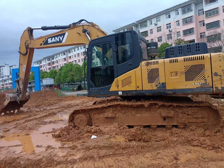 Buy Sany SY205C Used Excavator / 1