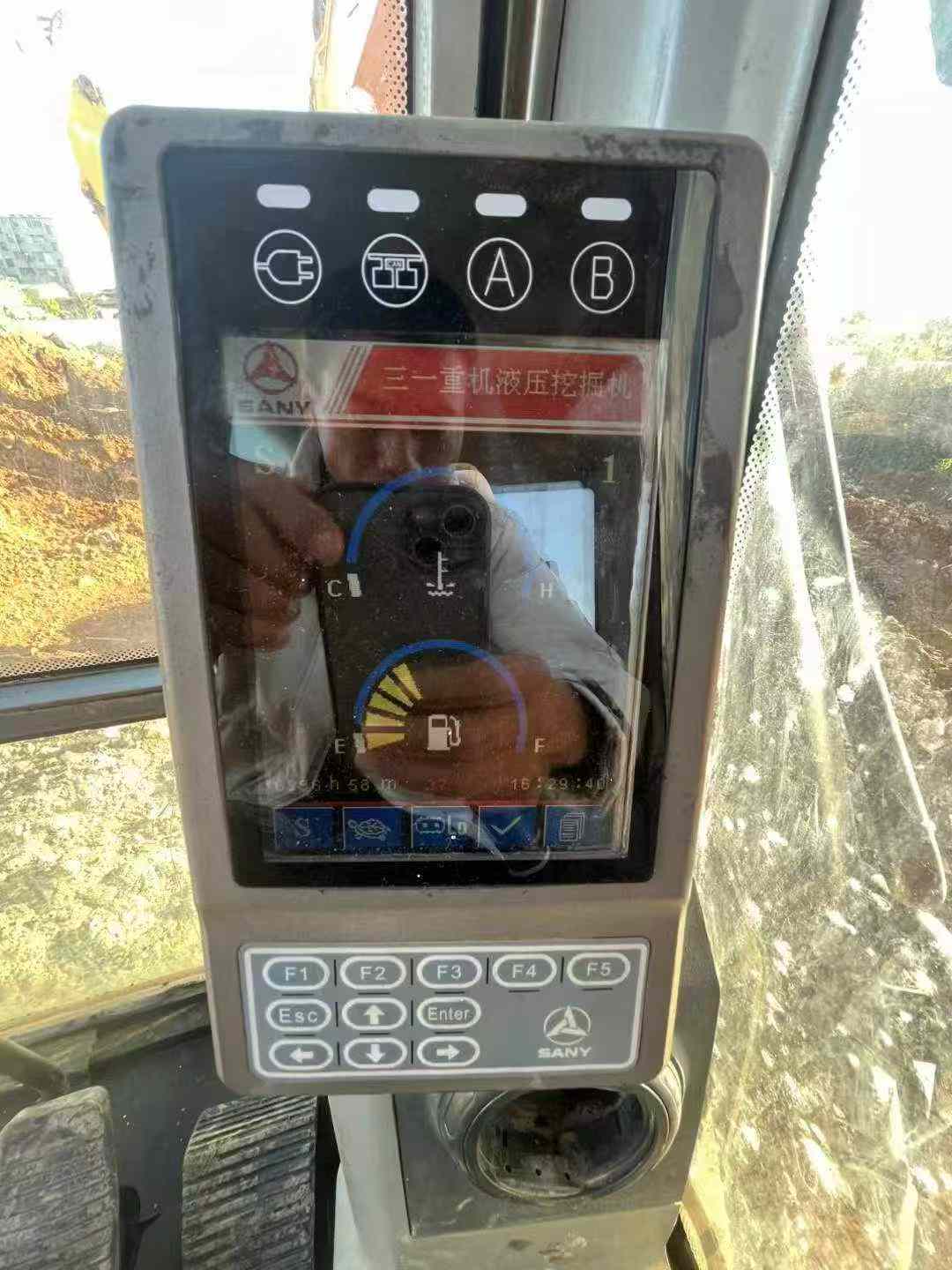 Buy Sany SY215C-8 Used Excavator / 9