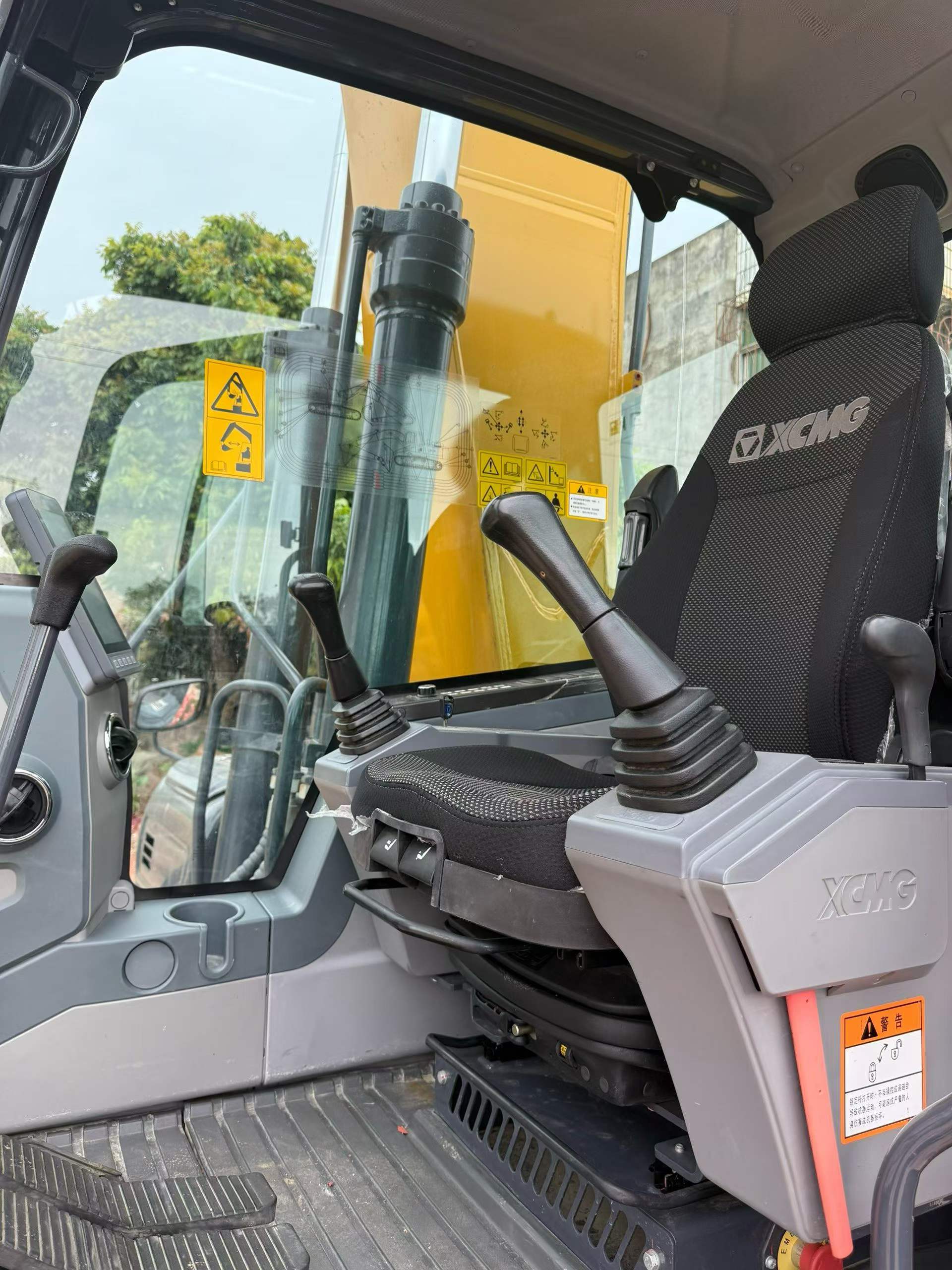 Buy XCMG XE200DA Used Excavator / 7