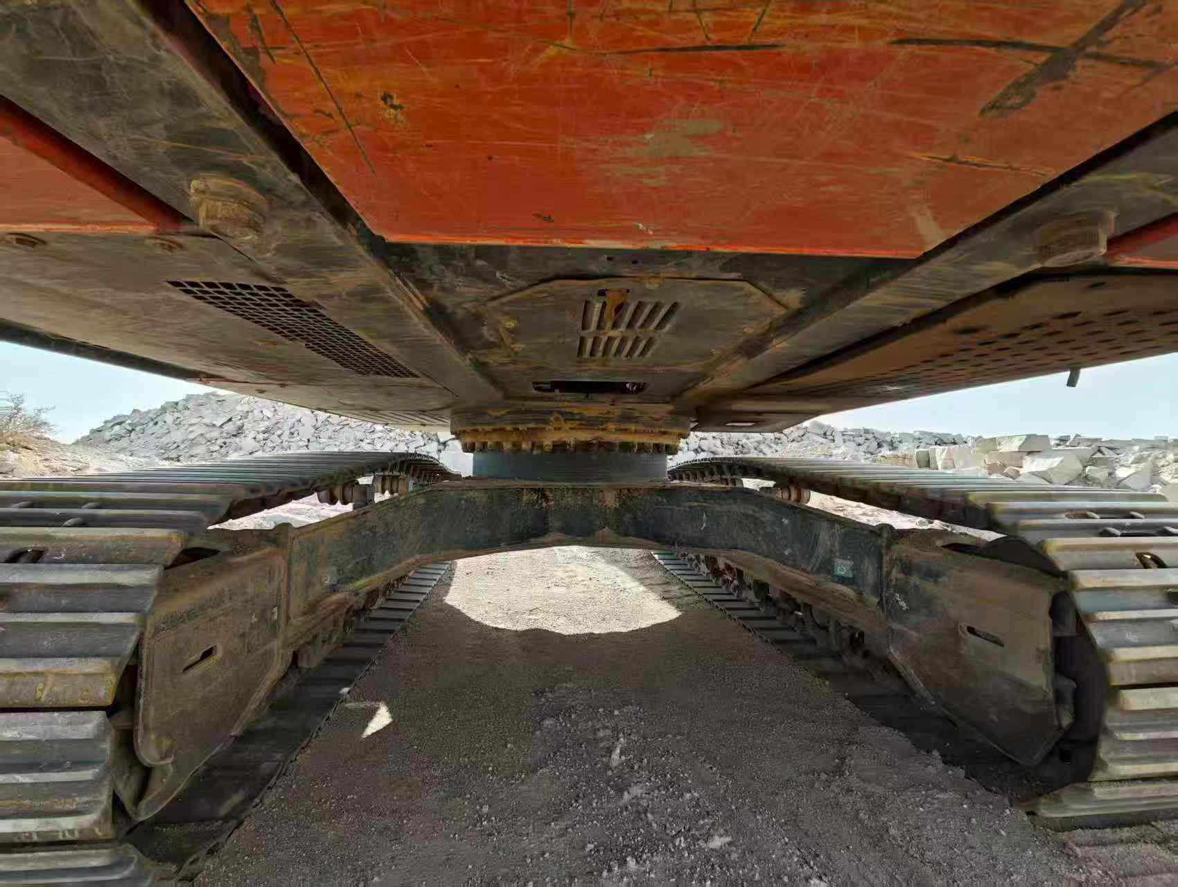 Buy Hitachi ZX240 Used Excavator / 4