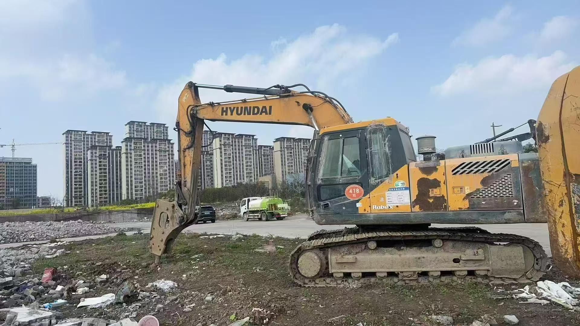 Buy Hyundai R215VS Used Excavator / 4