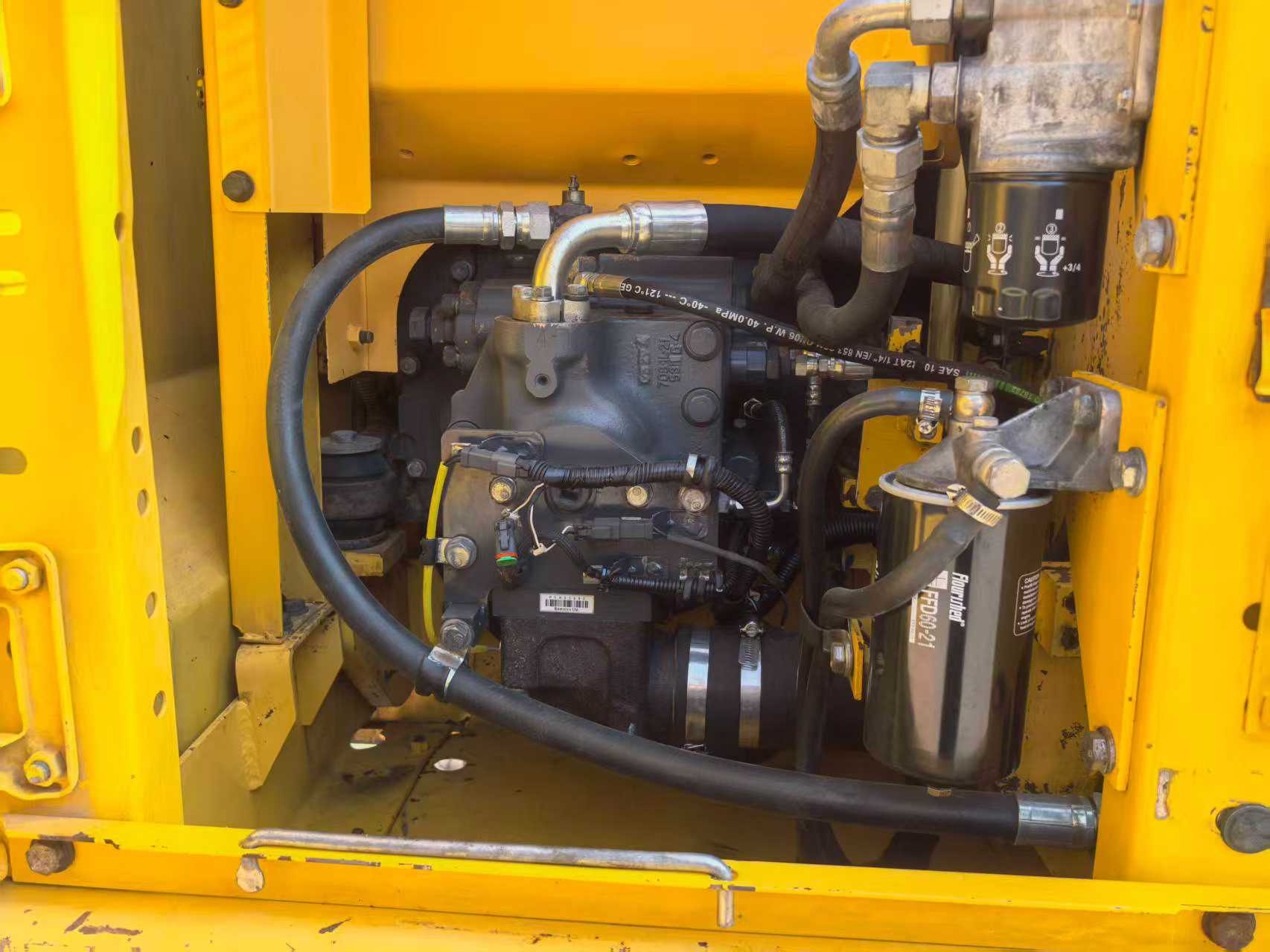 Buy Komatsu PC130-7 Used Excavator / 4