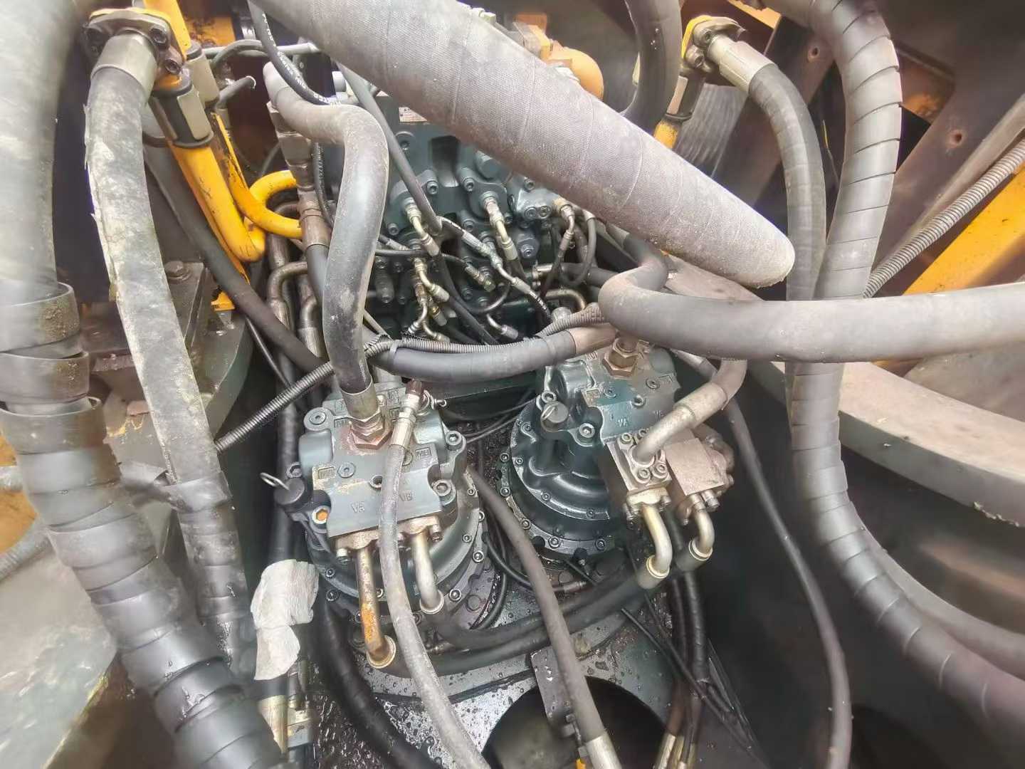 Buy Hyundai R485LVS Used Excavator / 4