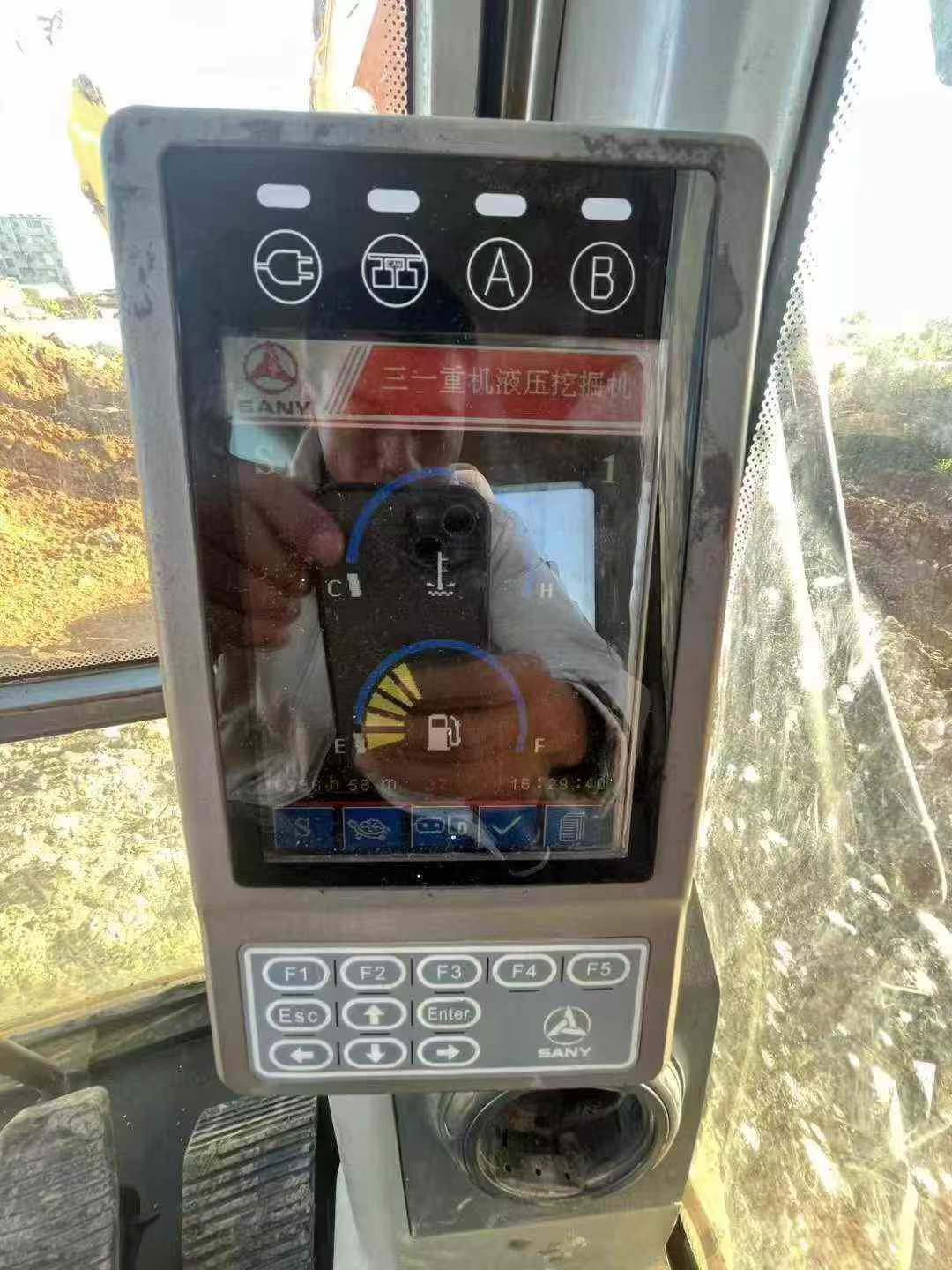 Buy Sany SY215C-8 Used Excavator / 9