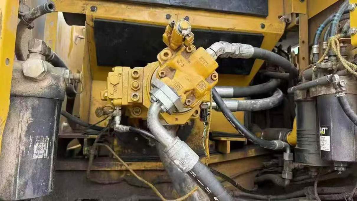 Buy Caterpillar 345B Used Excavator / 6