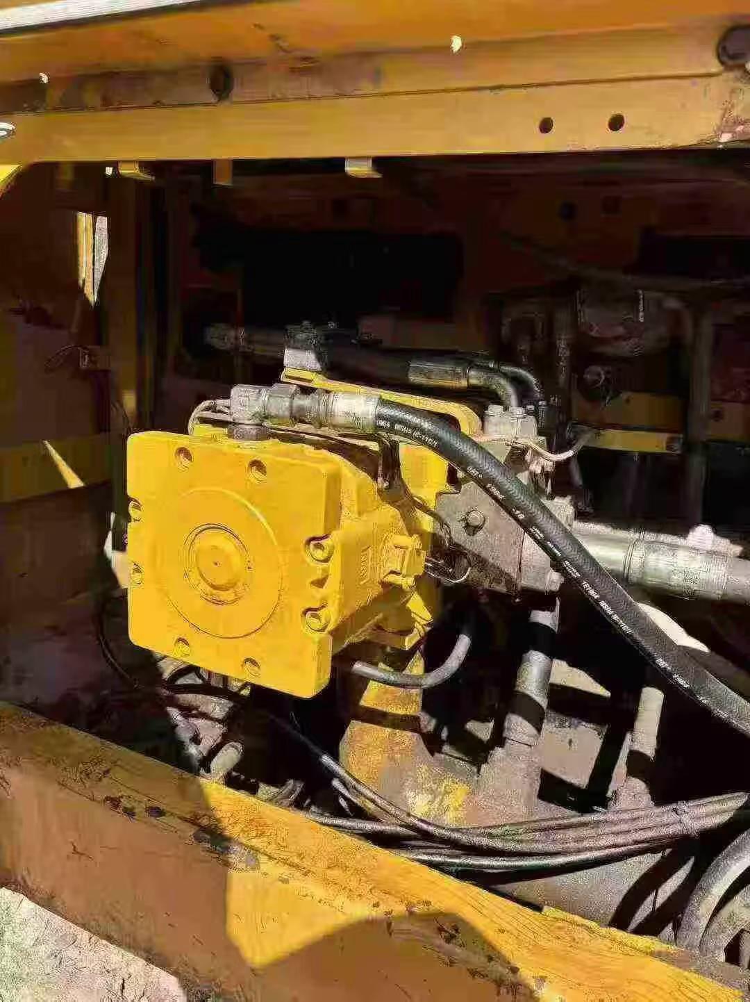 Buy Caterpillar 390DL Used Excavator / 3