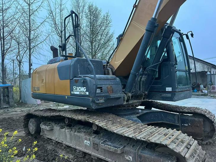 Buy XCMG XE200 Used Excavator / 1