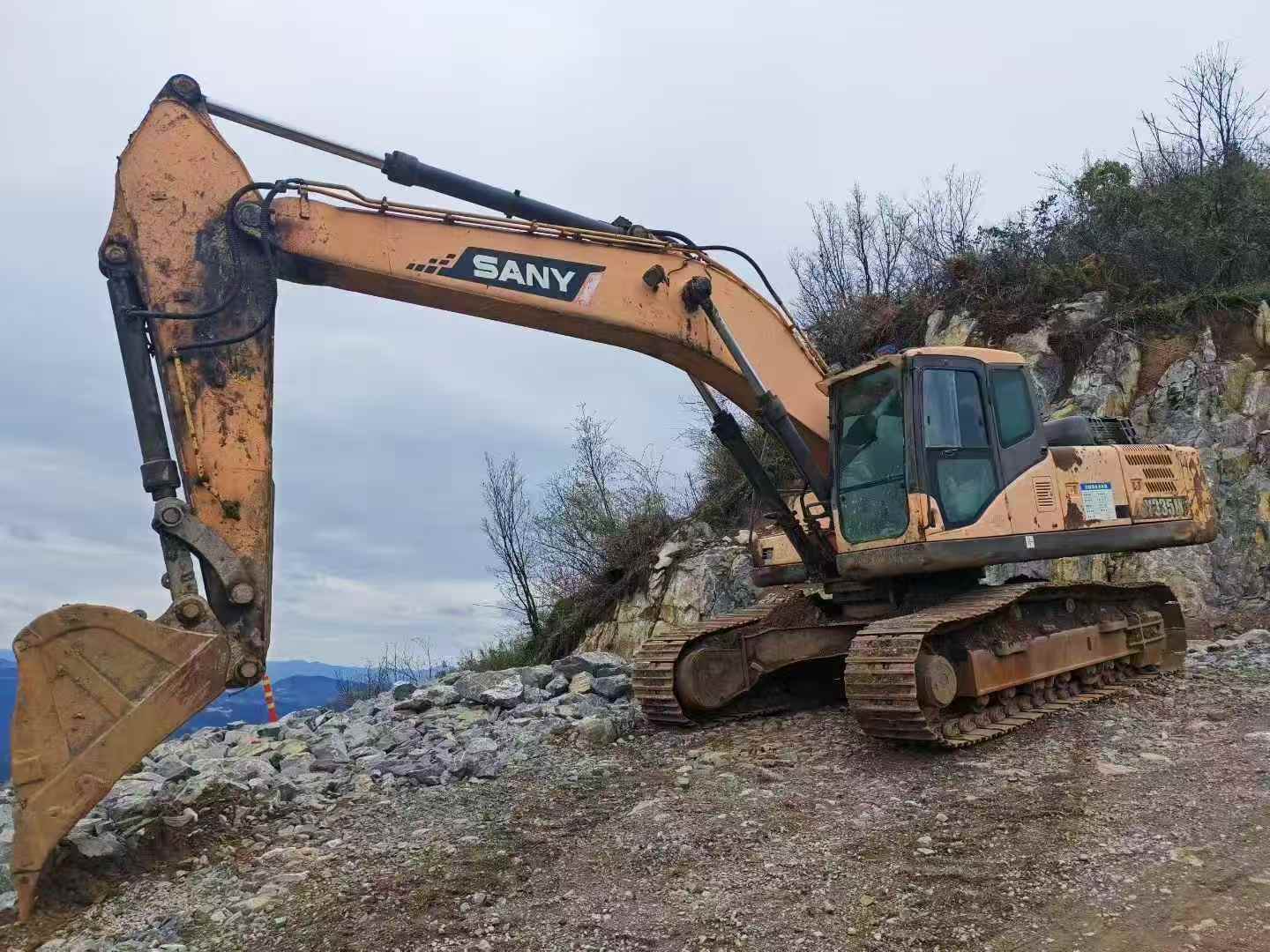 Buy Sany SY285C Used Excavator / 2