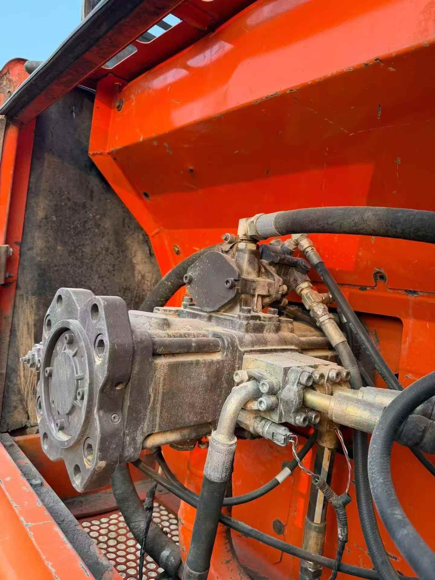 Buy Doosan DH215-7 Used Excavator / 5