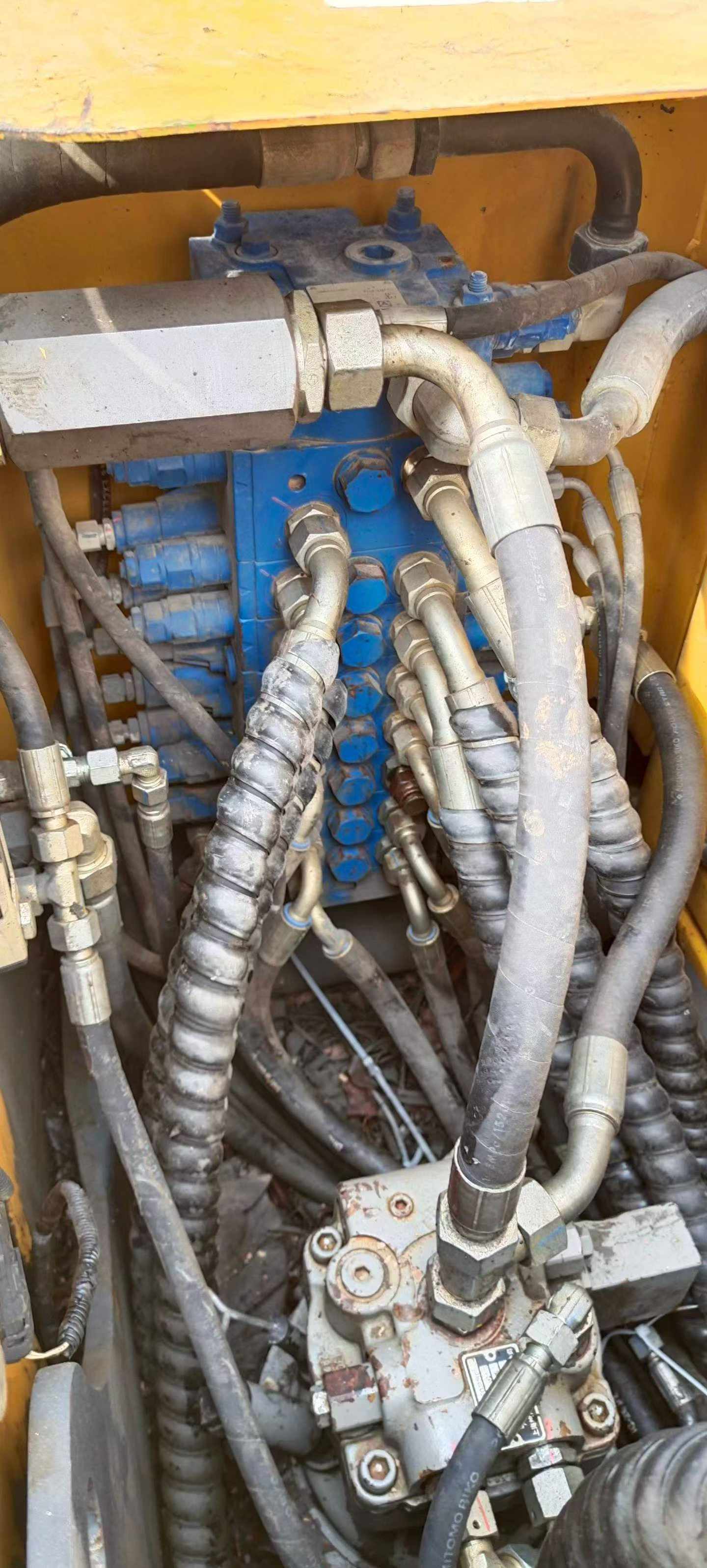 Buy XCMG XE75C Used Excavator / 7