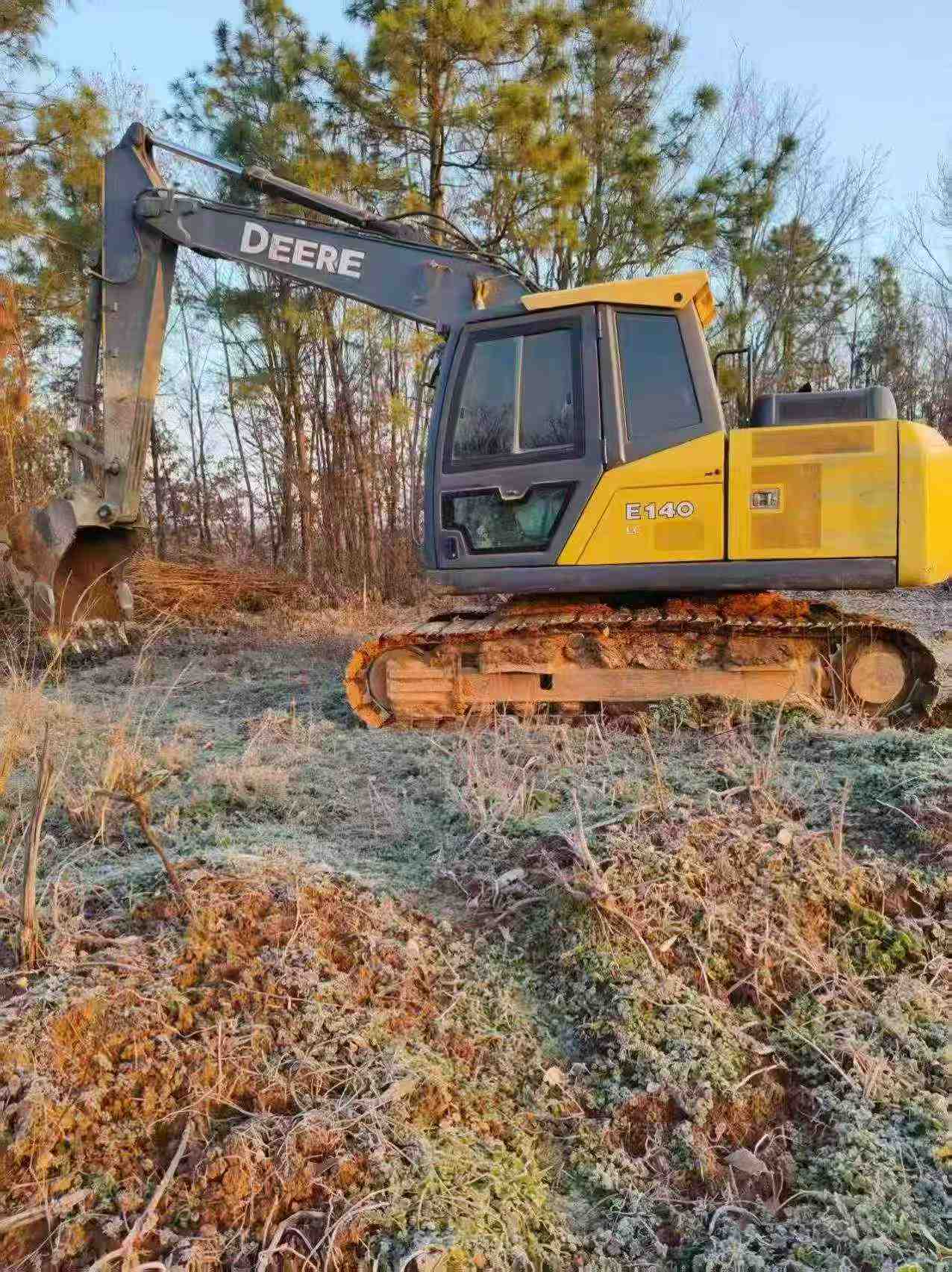 Buy JohnDeere E140LC Used Excavator / 2