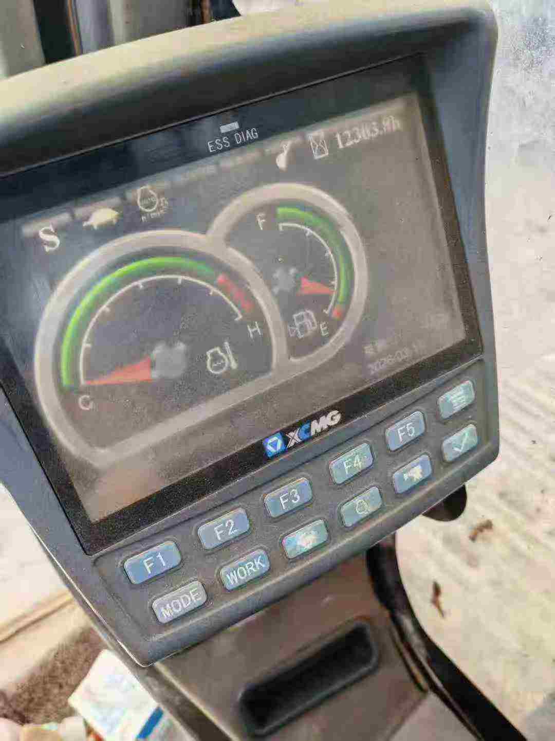 Buy XCMG XE215CA Used Excavator / 2