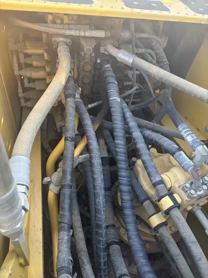 Buy Komatsu PC200 Used Excavator / 6