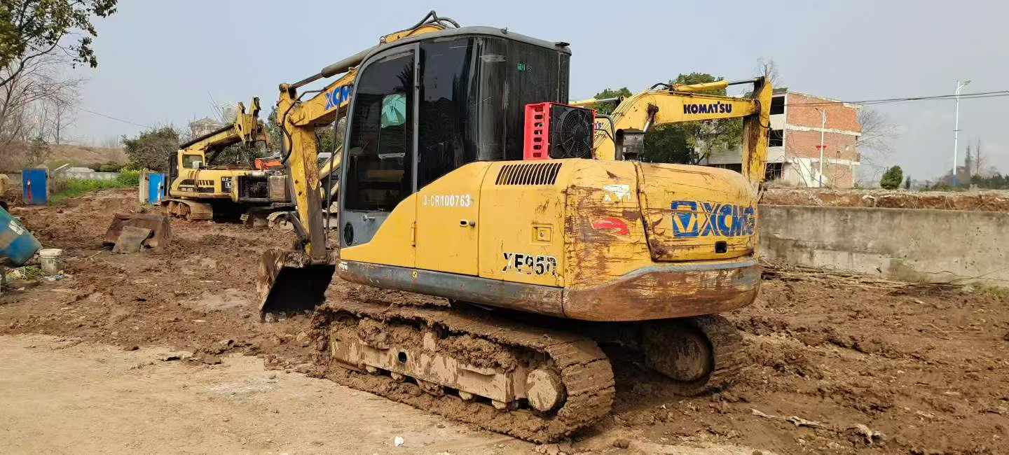 Buy XCMG XE75C Used Excavator / 6