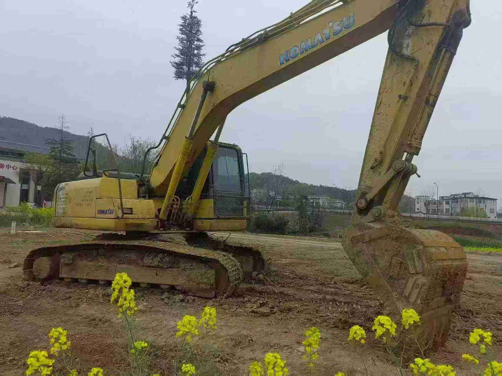 Buy Komatsu PC200 Used Excavator / 2