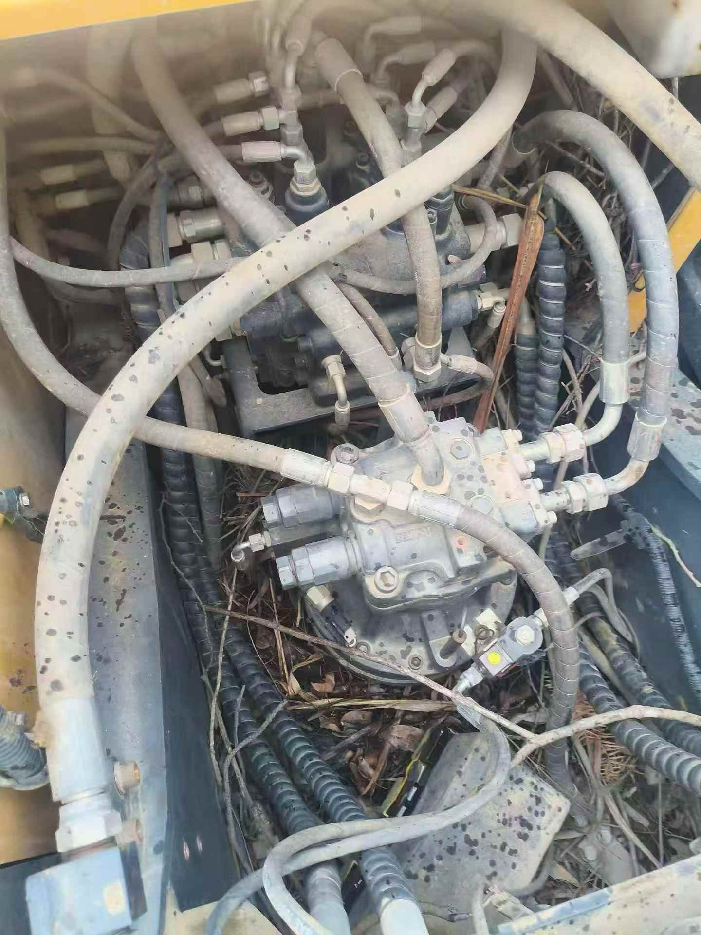 Buy XCMG XE135B Used Excavator / 7