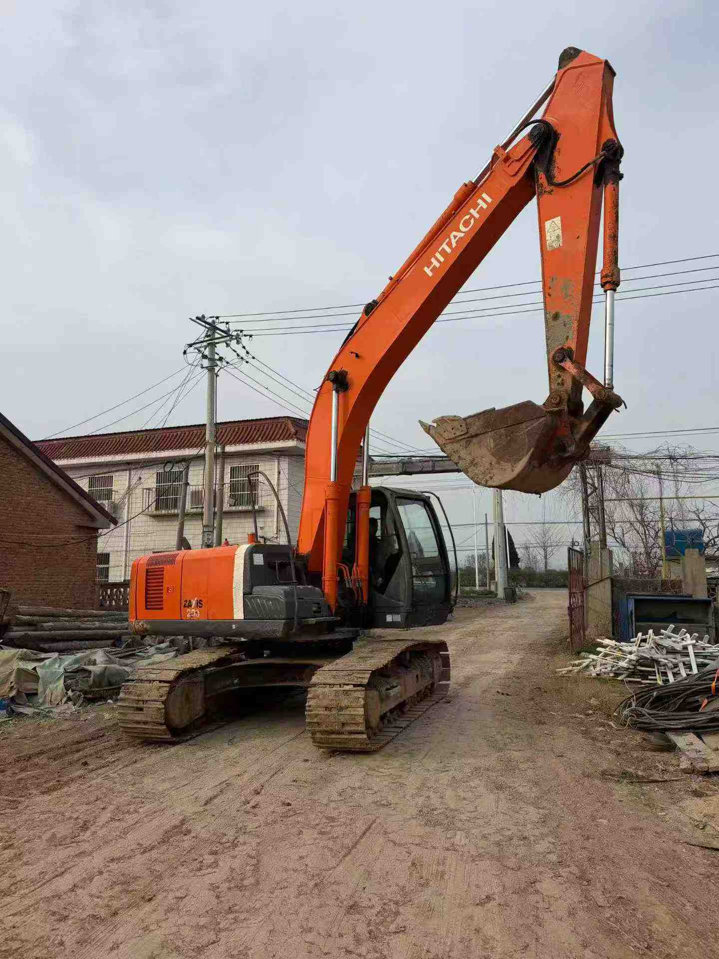 Buy Hitachi EX200-3 Used Excavator / 2