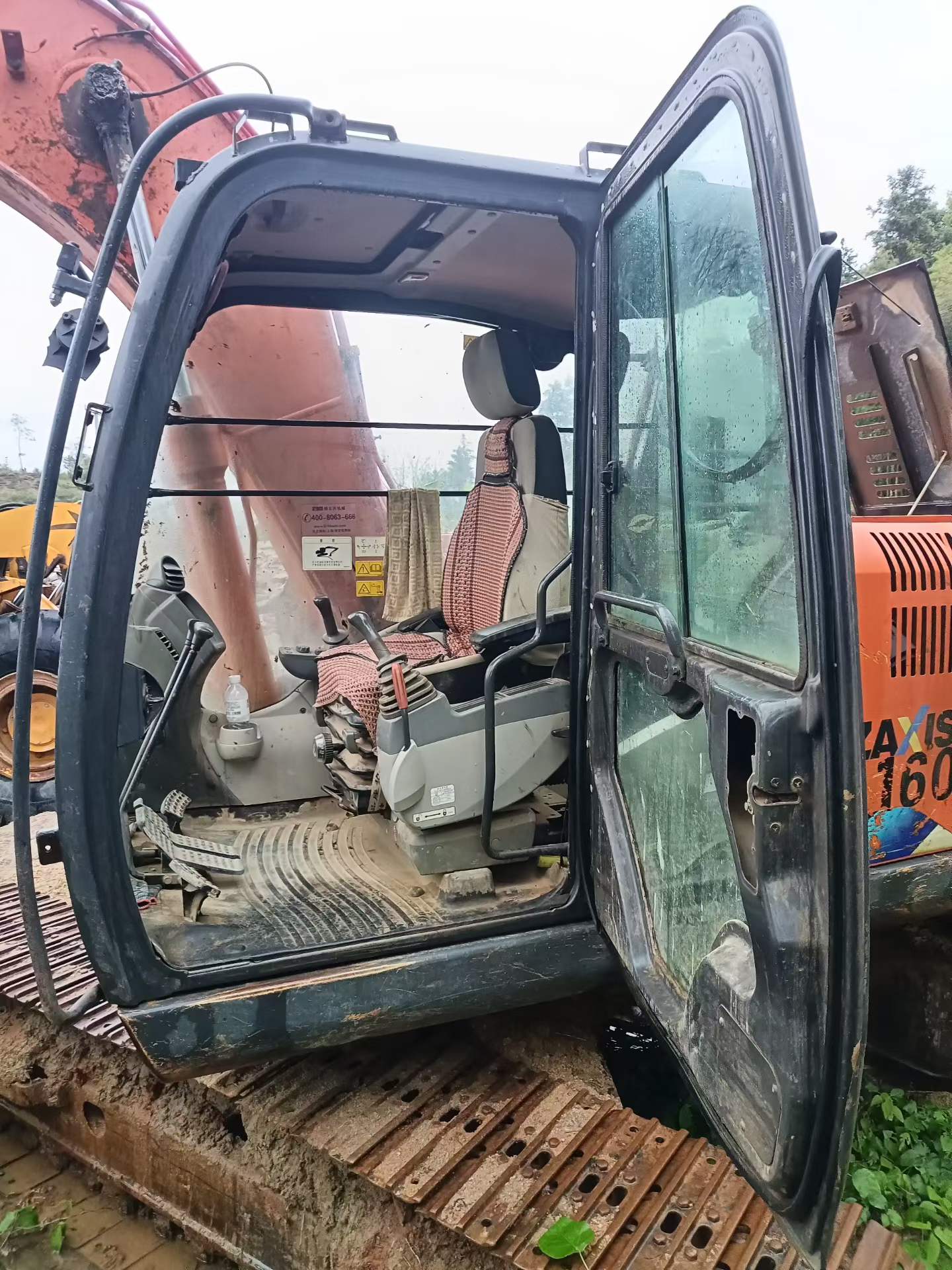 Buy Hitachi EX130 Used Excavator / 8