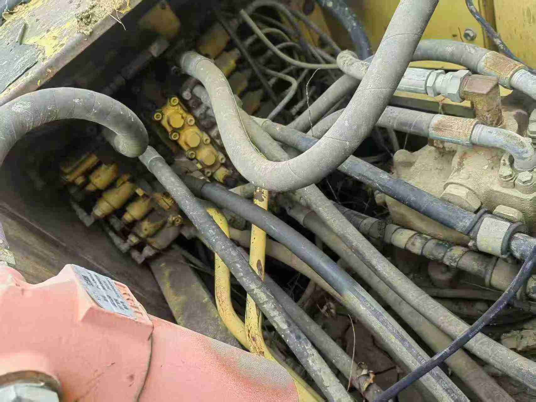 Buy Komatsu PC200 Used Excavator / 4