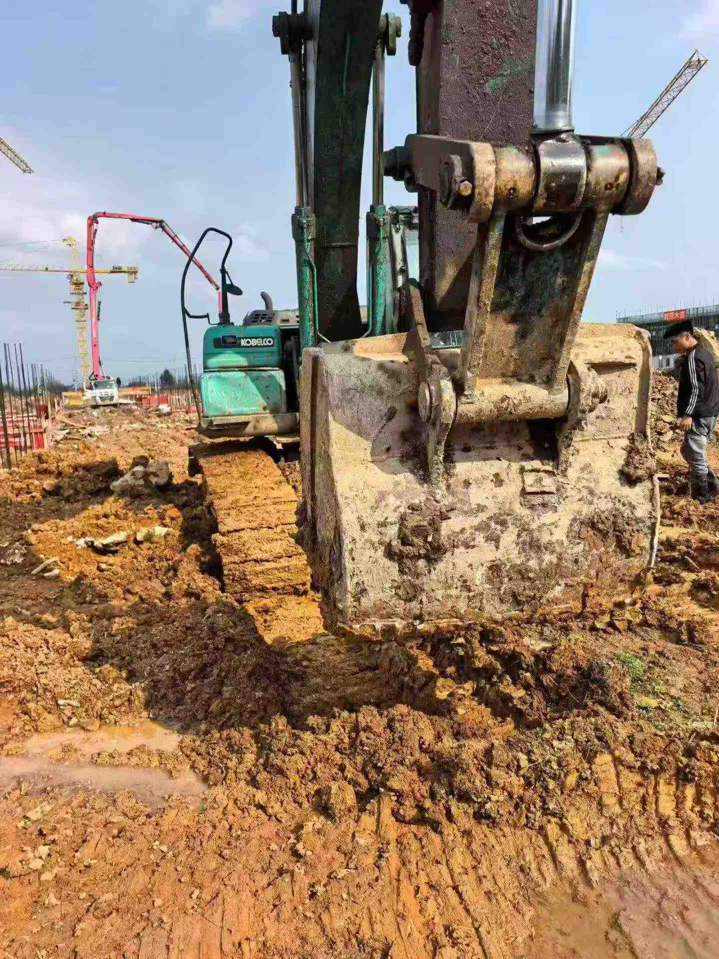 Buy Kobelco SK200-2 Used Excavator / 3