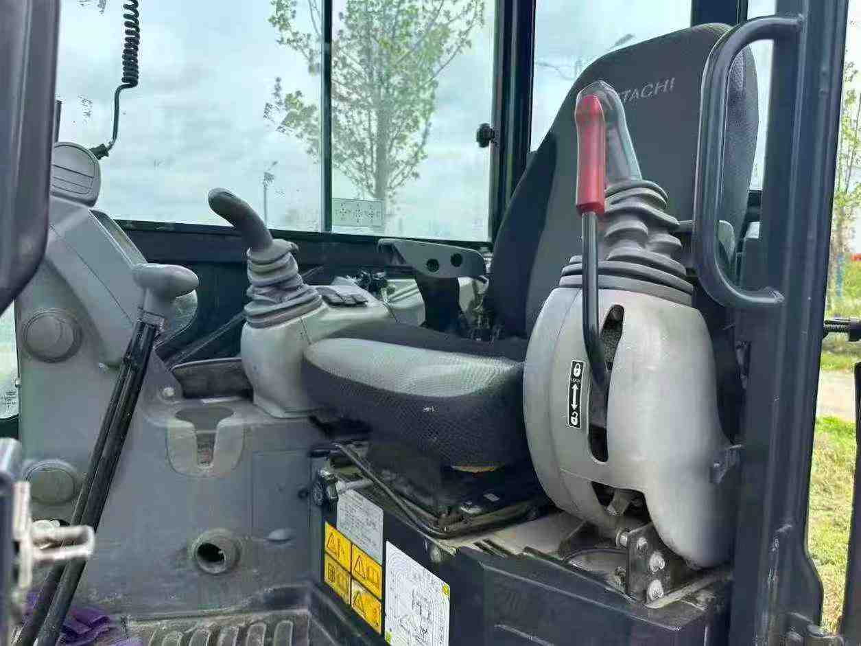 Buy Hitachi EX55UR-3 Used Excavator / 5