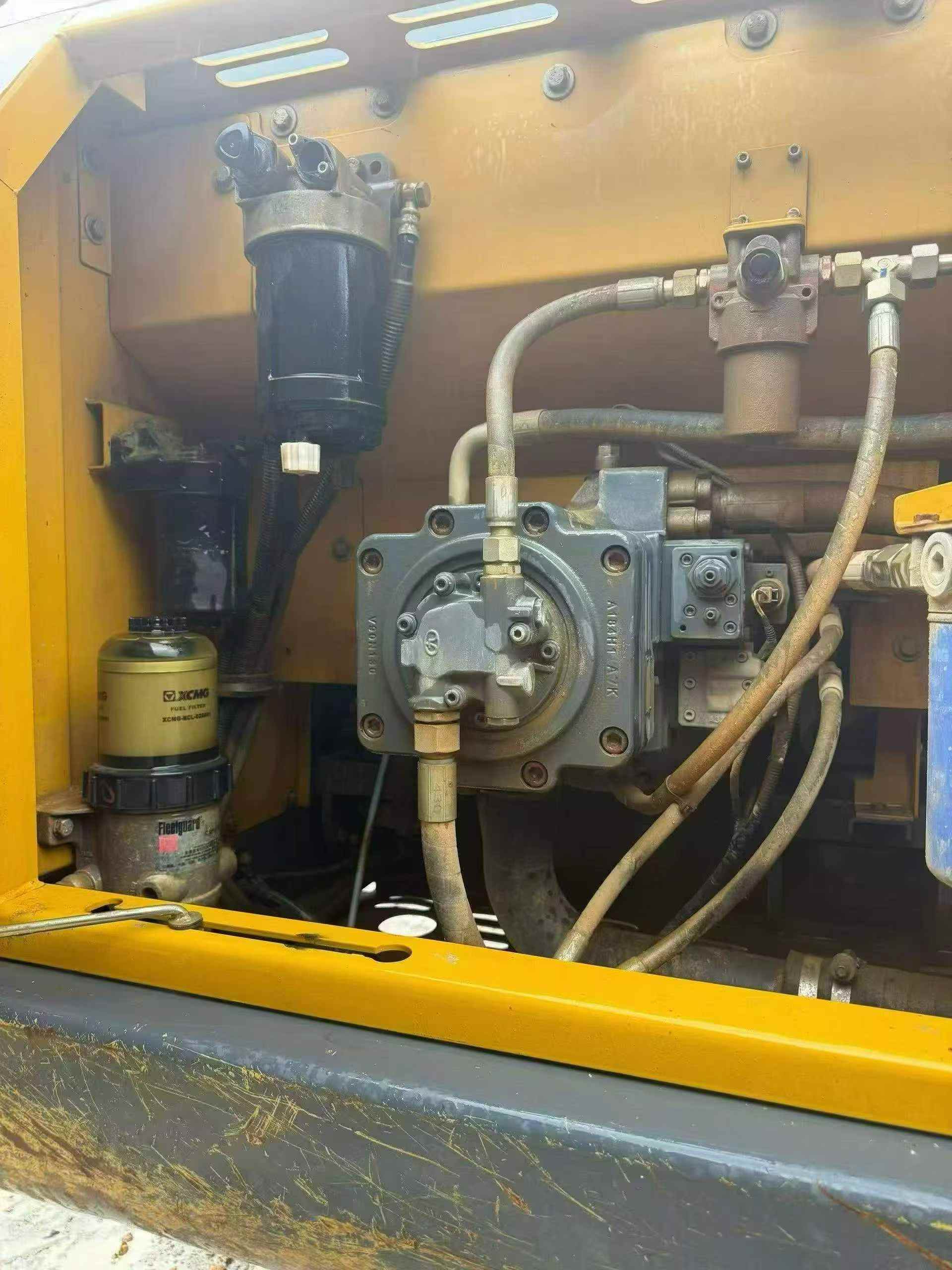 Buy XCMG XE205DA Used Excavator / 6