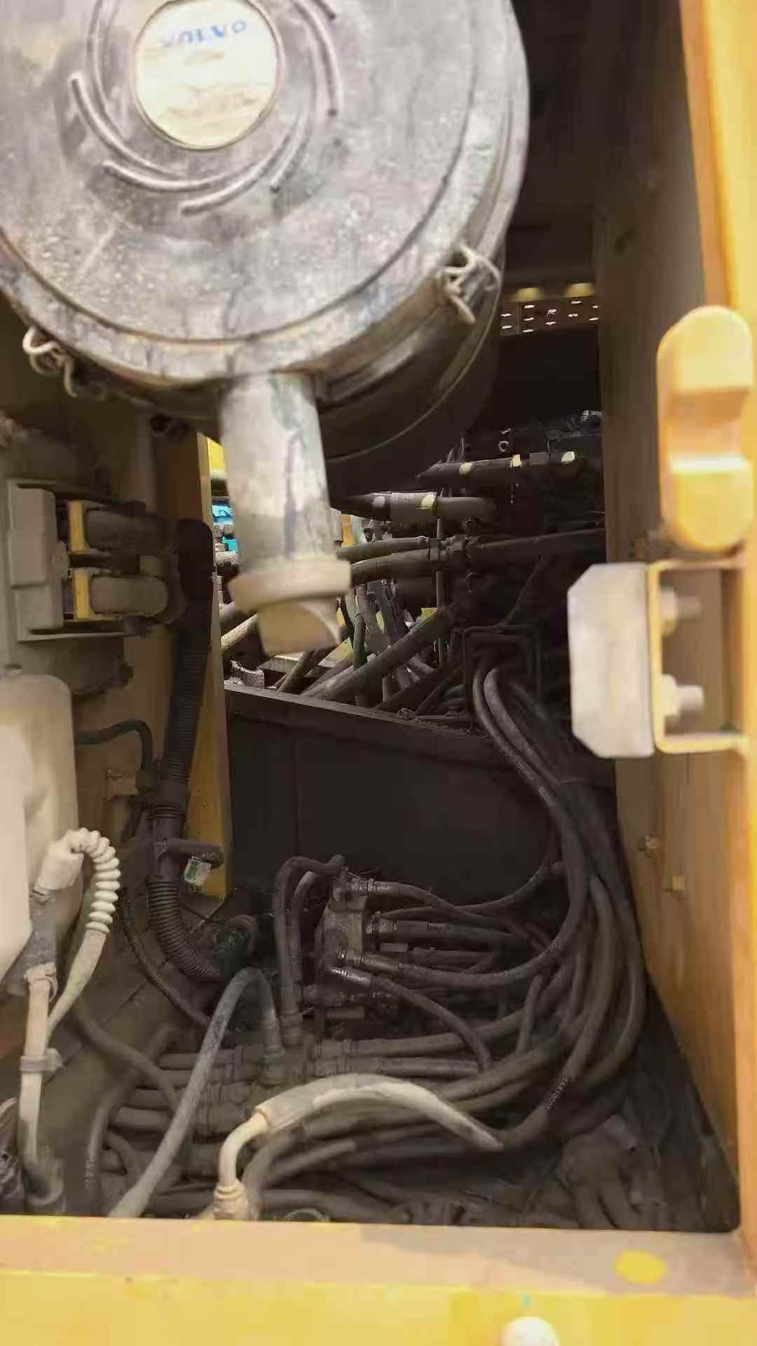 Buy Volvo EC210B Used Excavator / 4