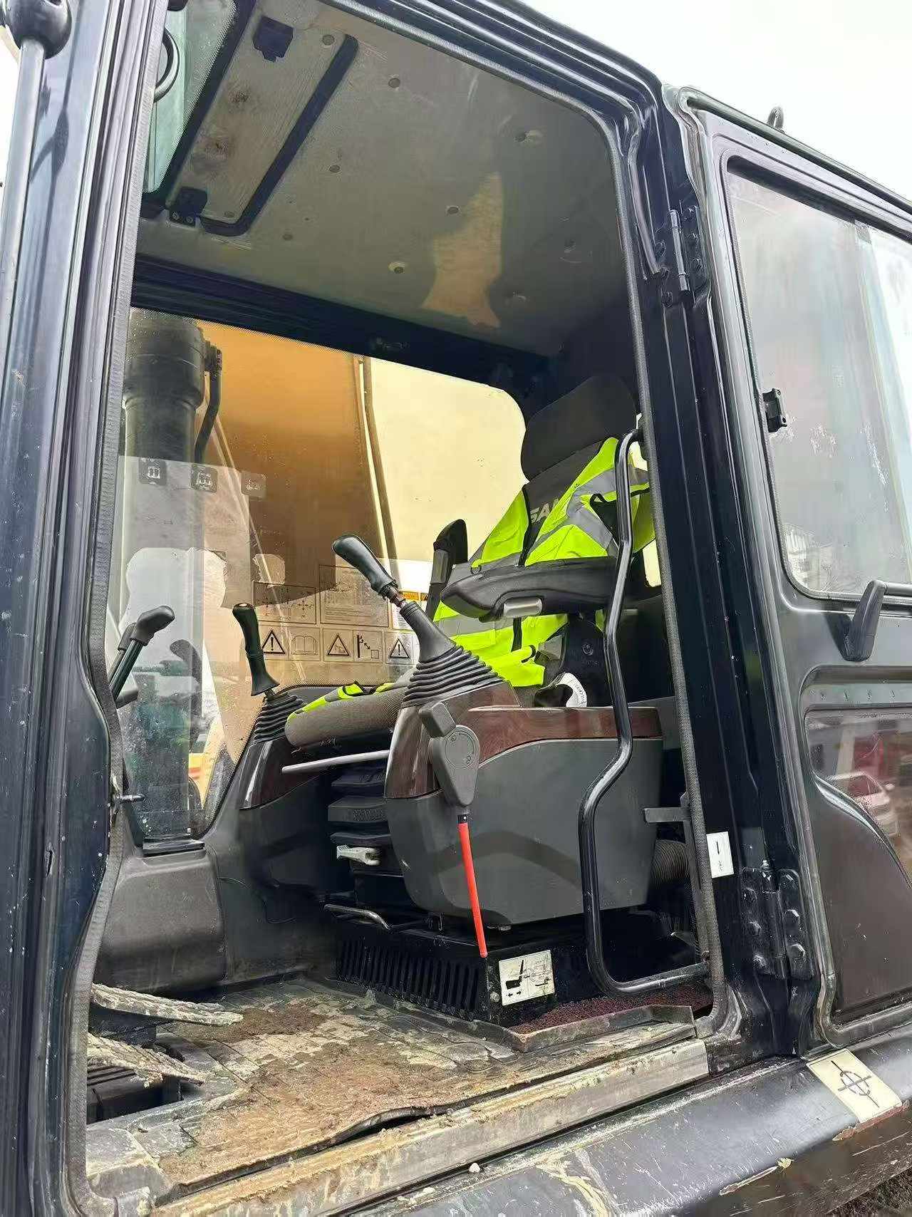 Buy Sany SY245H Used Excavator / 9