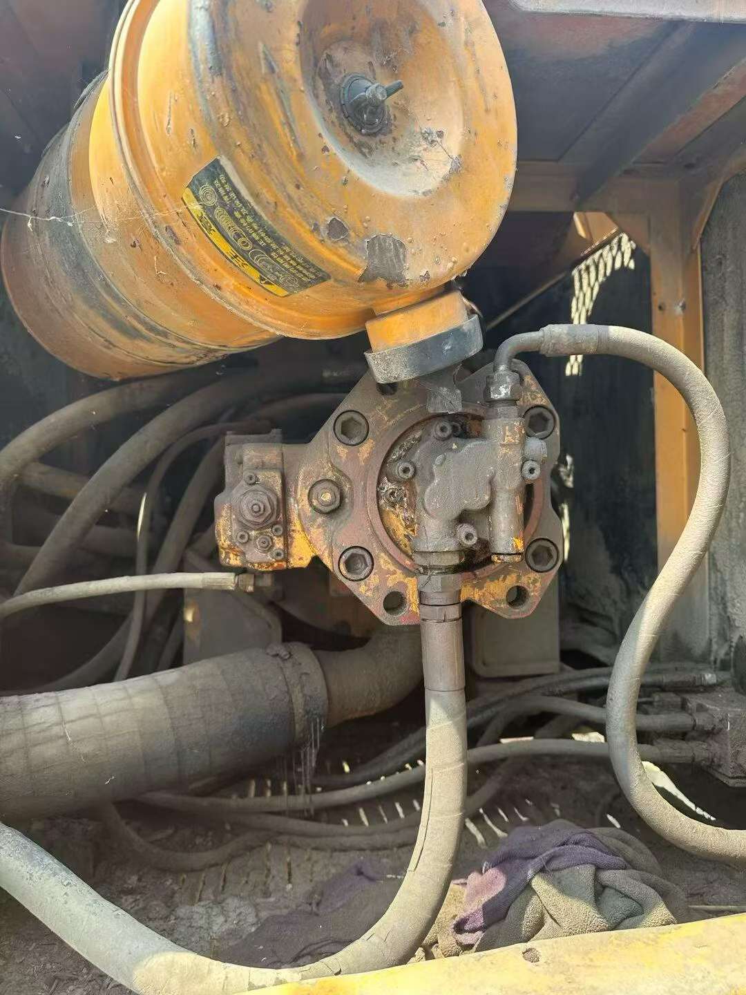 Buy Hyundai HX200 Used Excavator / 8