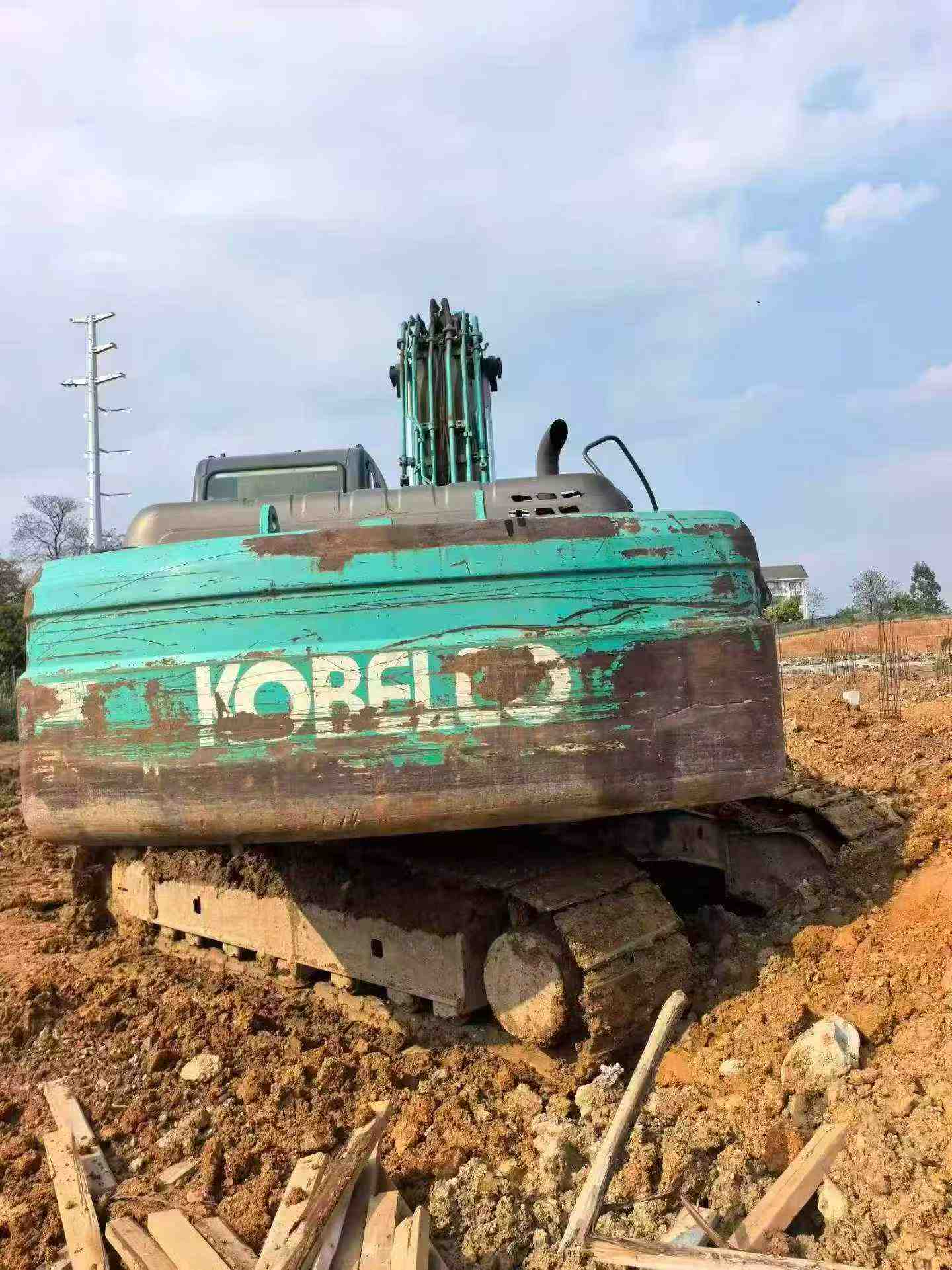 Buy Kobelco SK200-2 Used Excavator / 2