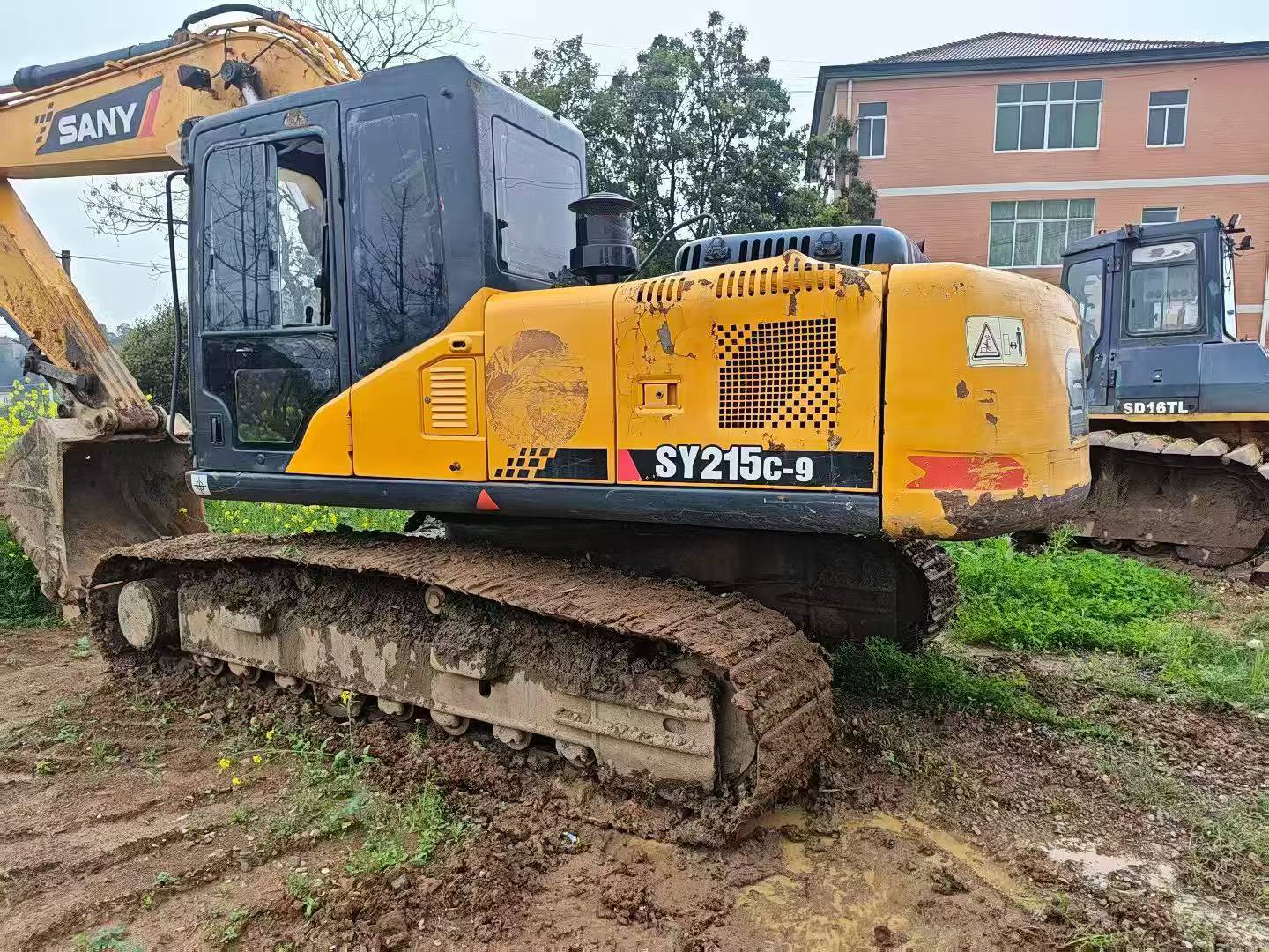 Buy Sany SY215C-8 Used Excavator / 3