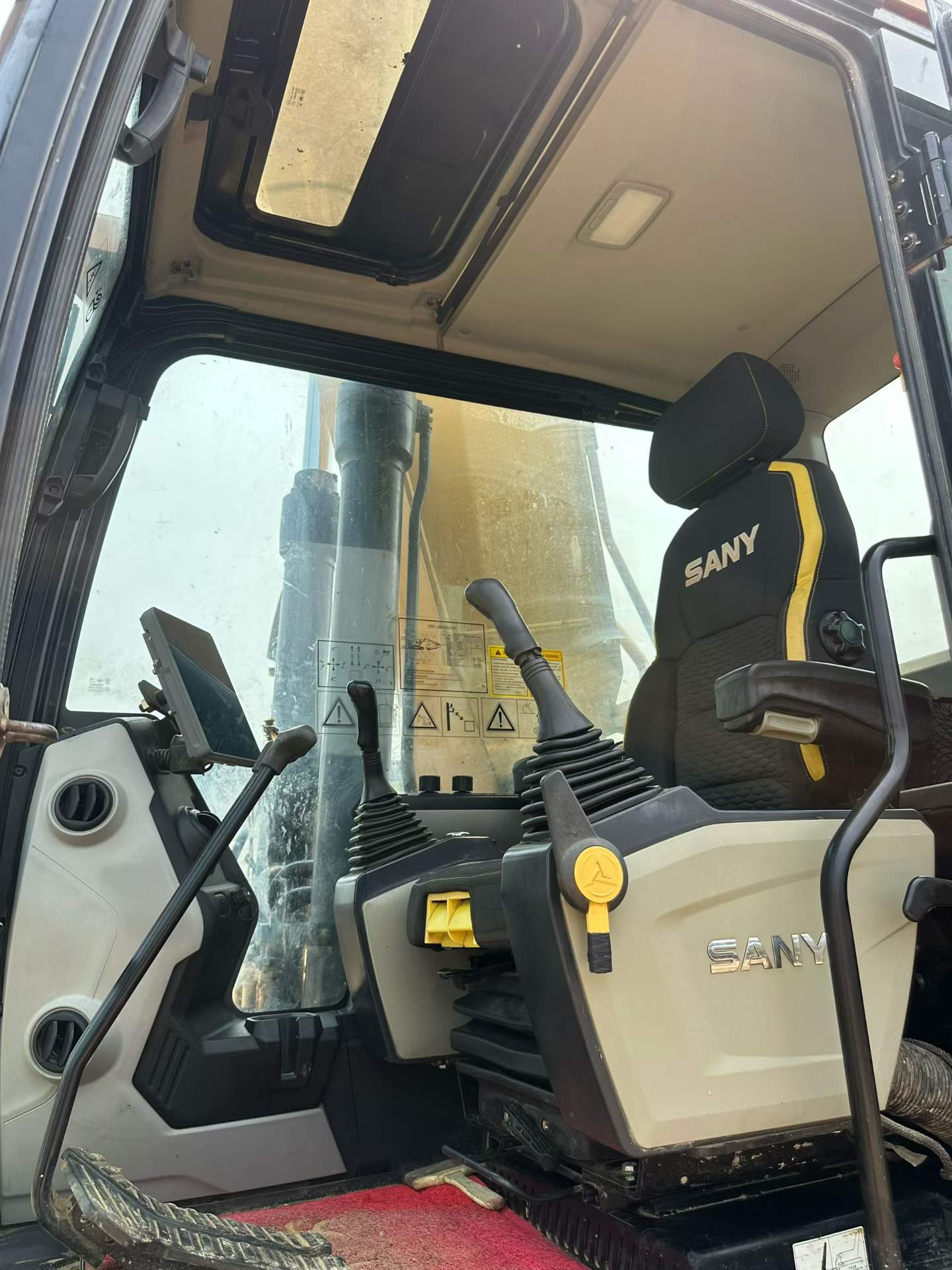 Buy Sany SY200C Used Excavator / 8