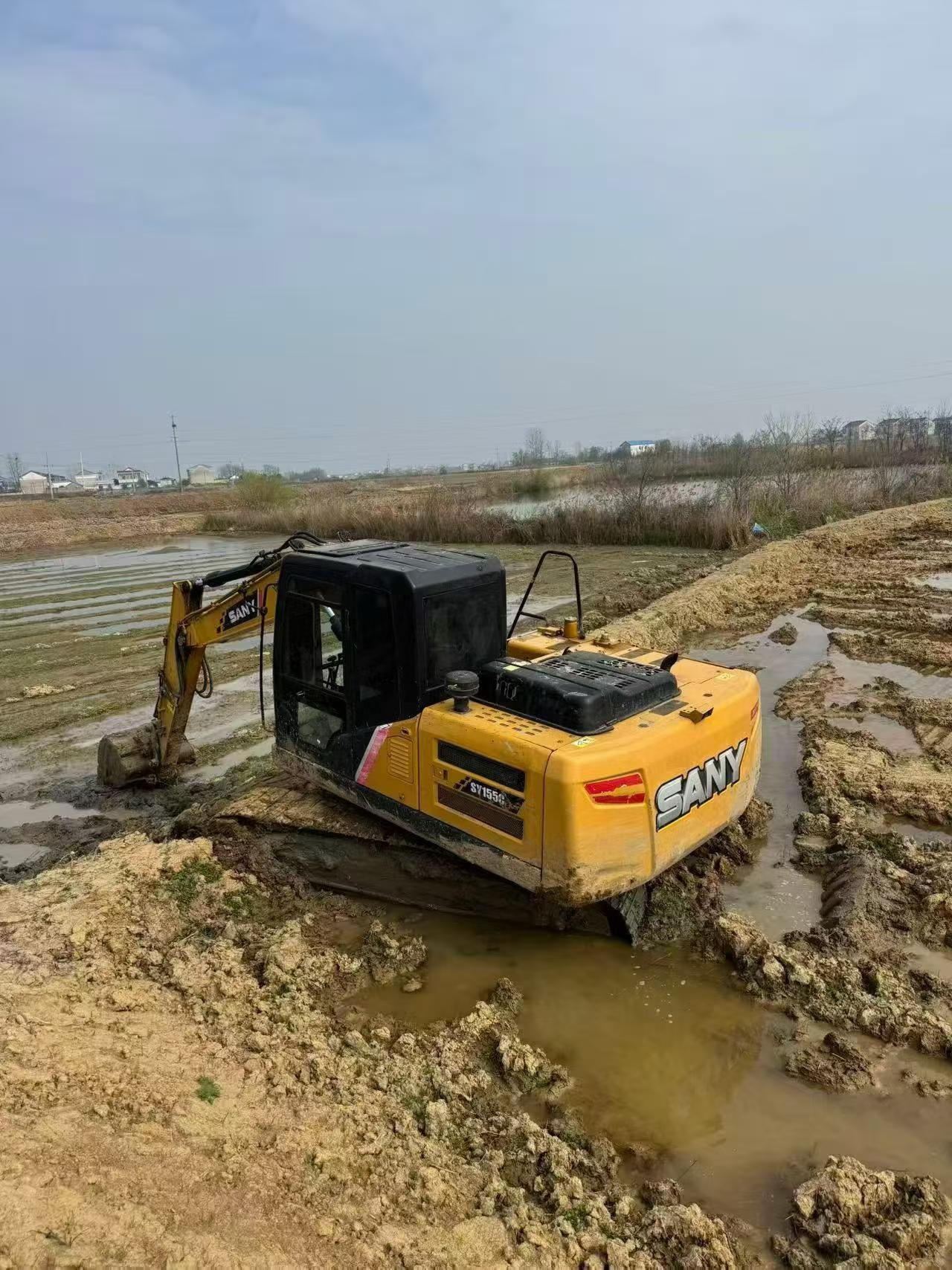 Buy Sany SY135 Used Excavator / 9