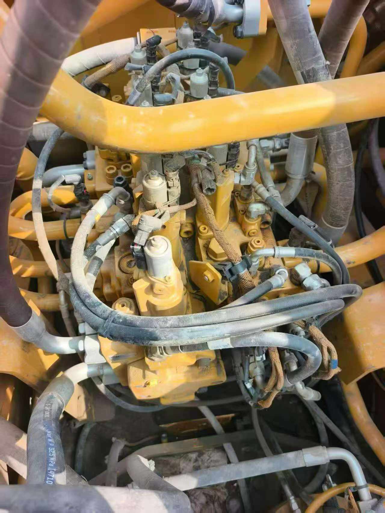 Buy Caterpillar 374D Used Excavator / 4