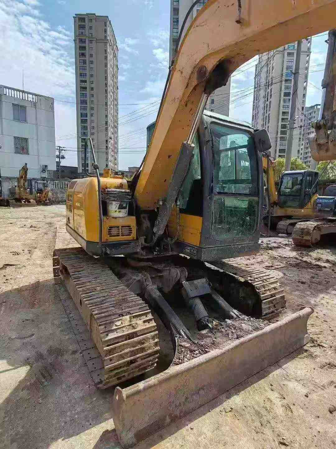 Buy XCMG XE75DA Used Excavator / 5