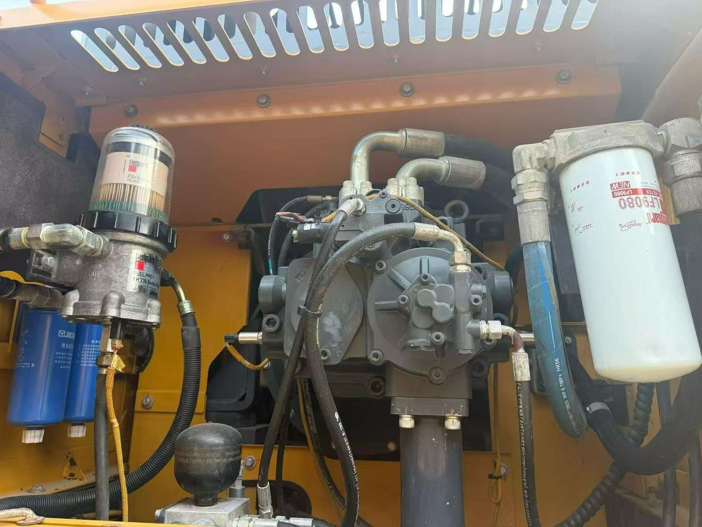 Buy XCMG XE490D Used Excavator / 8