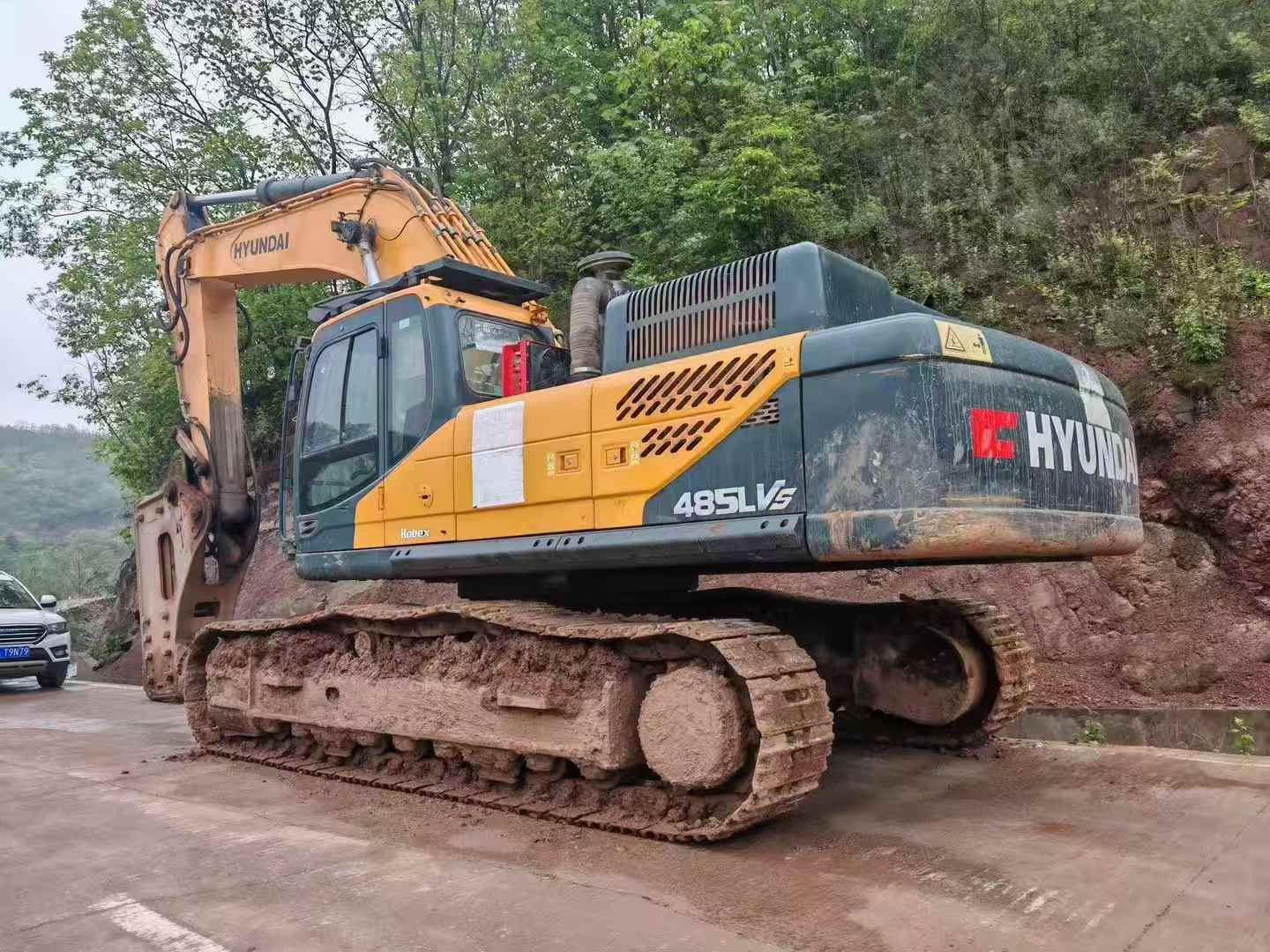 Buy Hyundai R485LVS Used Excavator / 3