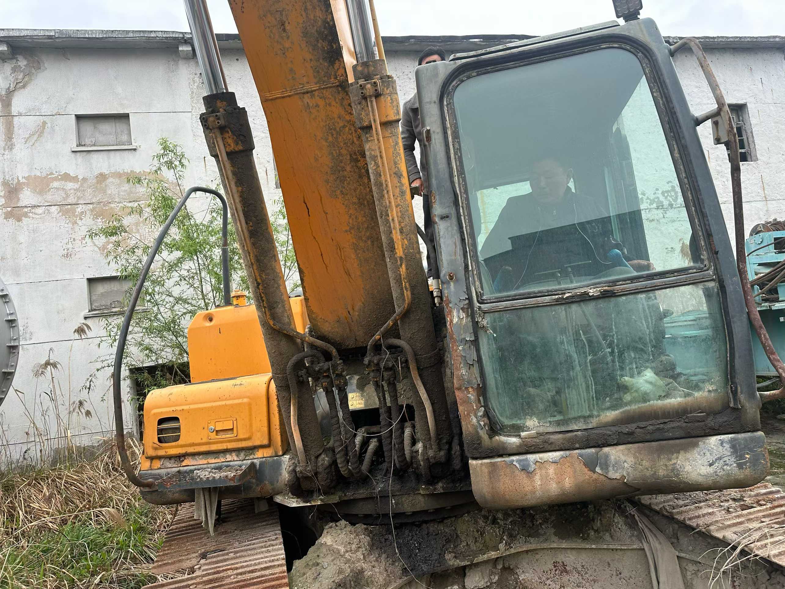 Buy Hyundai R215-7 Used Excavator / 6