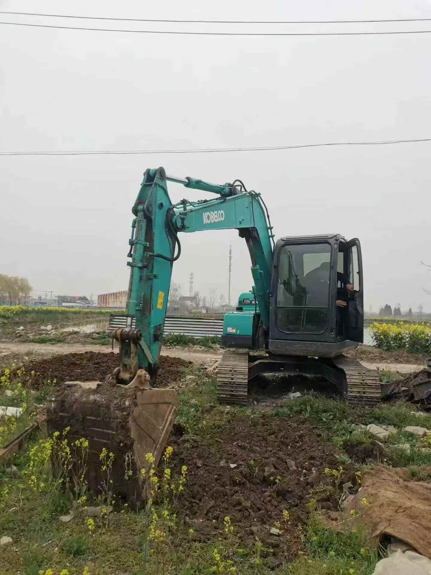 Buy Kobelco SK75 Used Excavator / 4
