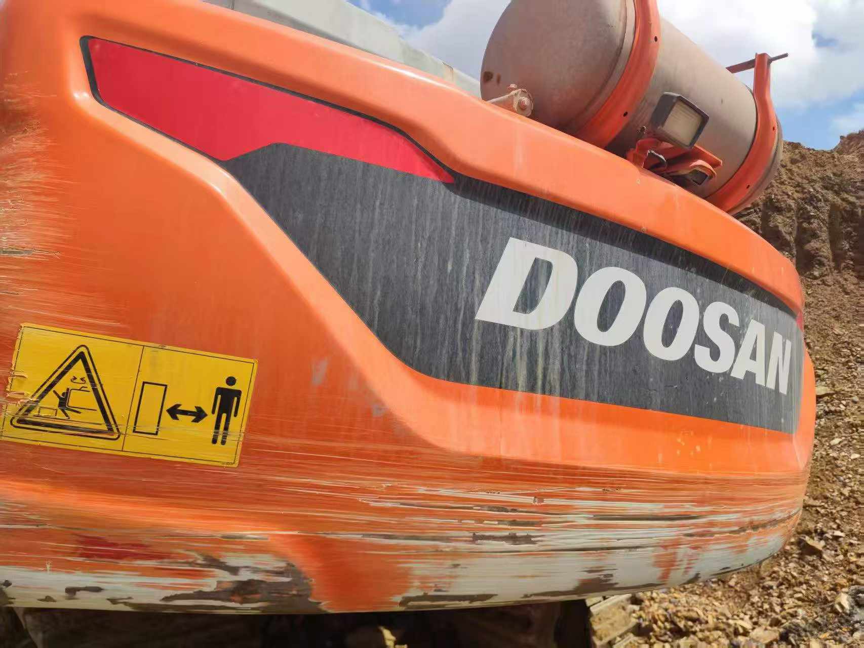 Buy Doosan DX520LC Used Excavator / 5