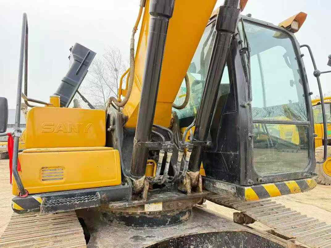 Buy Sany SY205C Used Excavator / 3