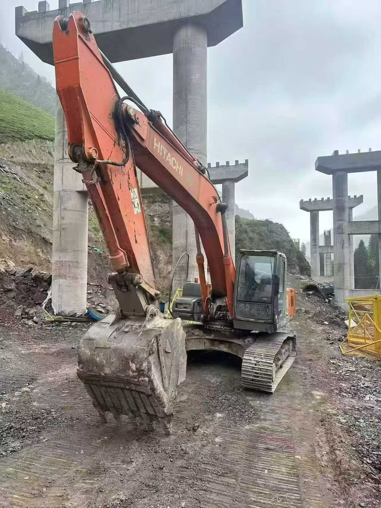 Buy Hitachi ZX240 Used Excavator / 4 Buy Hitachi ZX240 Used Excavator / 4