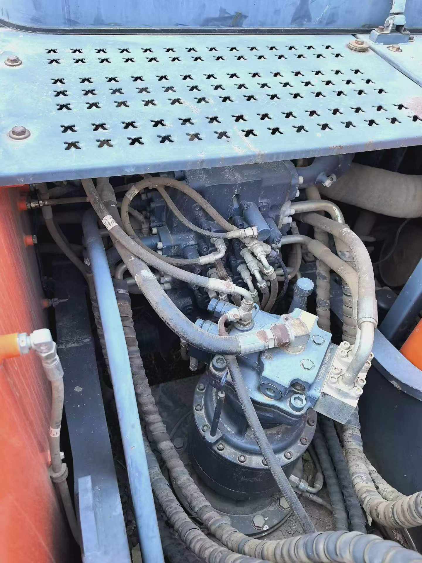 Buy Doosan DH215-7 Used Excavator / 2