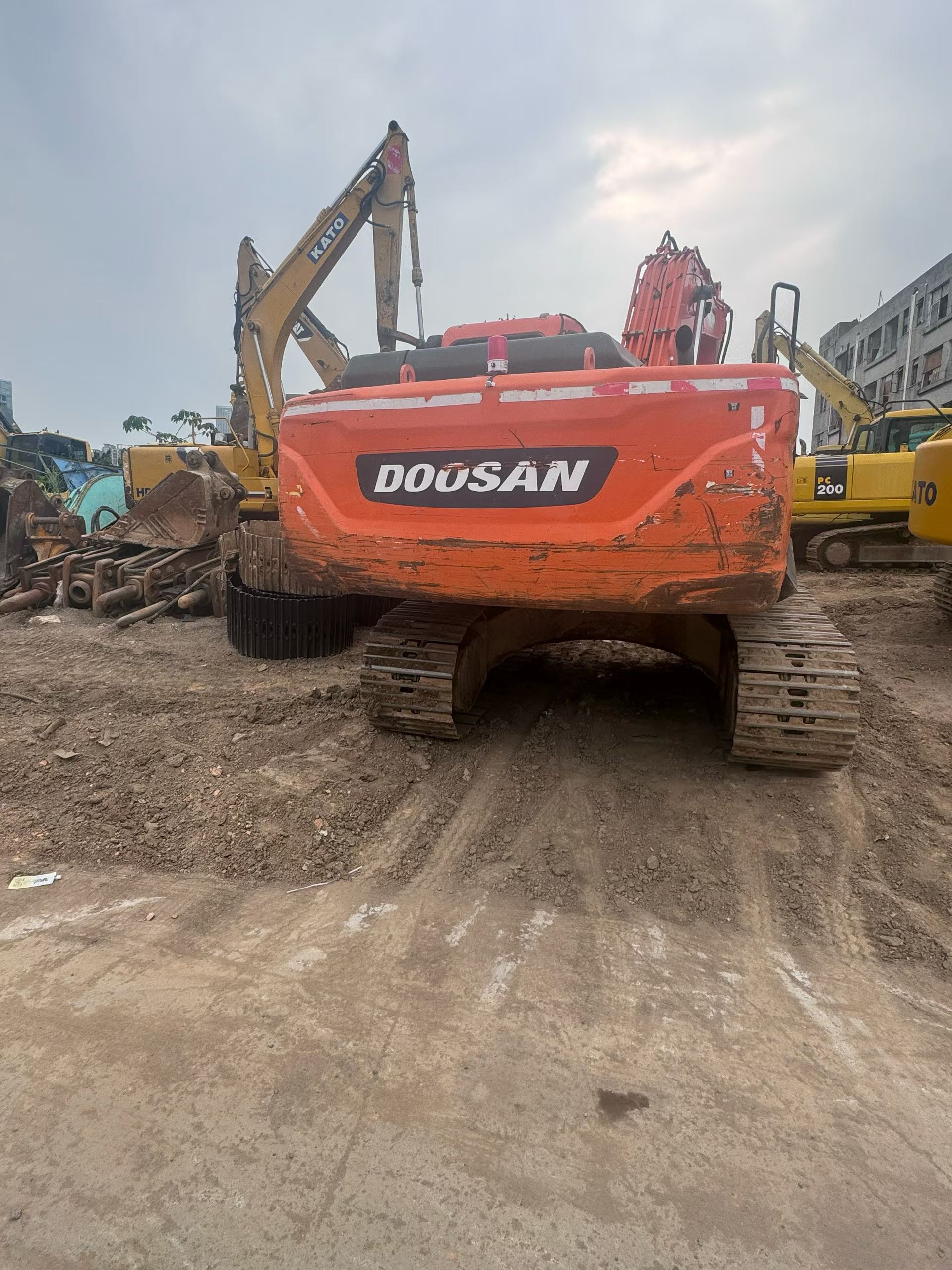 Buy Doosan DH215-7 Used Excavator / 2