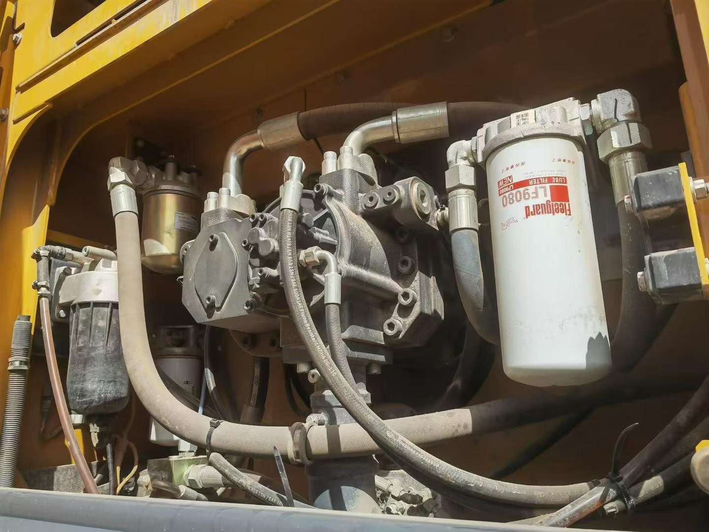 Buy XCMG XE600DK Used Excavator / 4